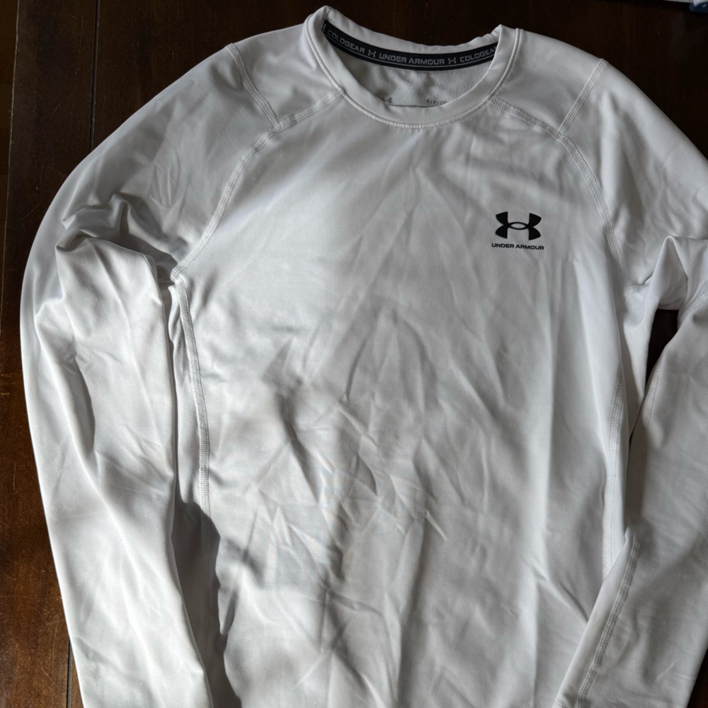Under Armour Fitted Cold Gear Top Size Small